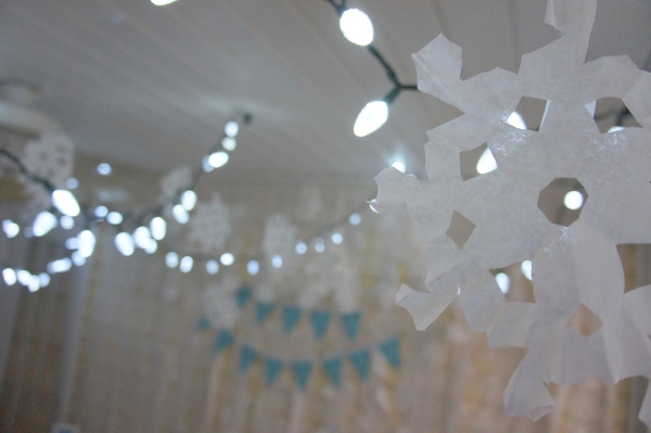 Frozen Party_snowflakes and lights
